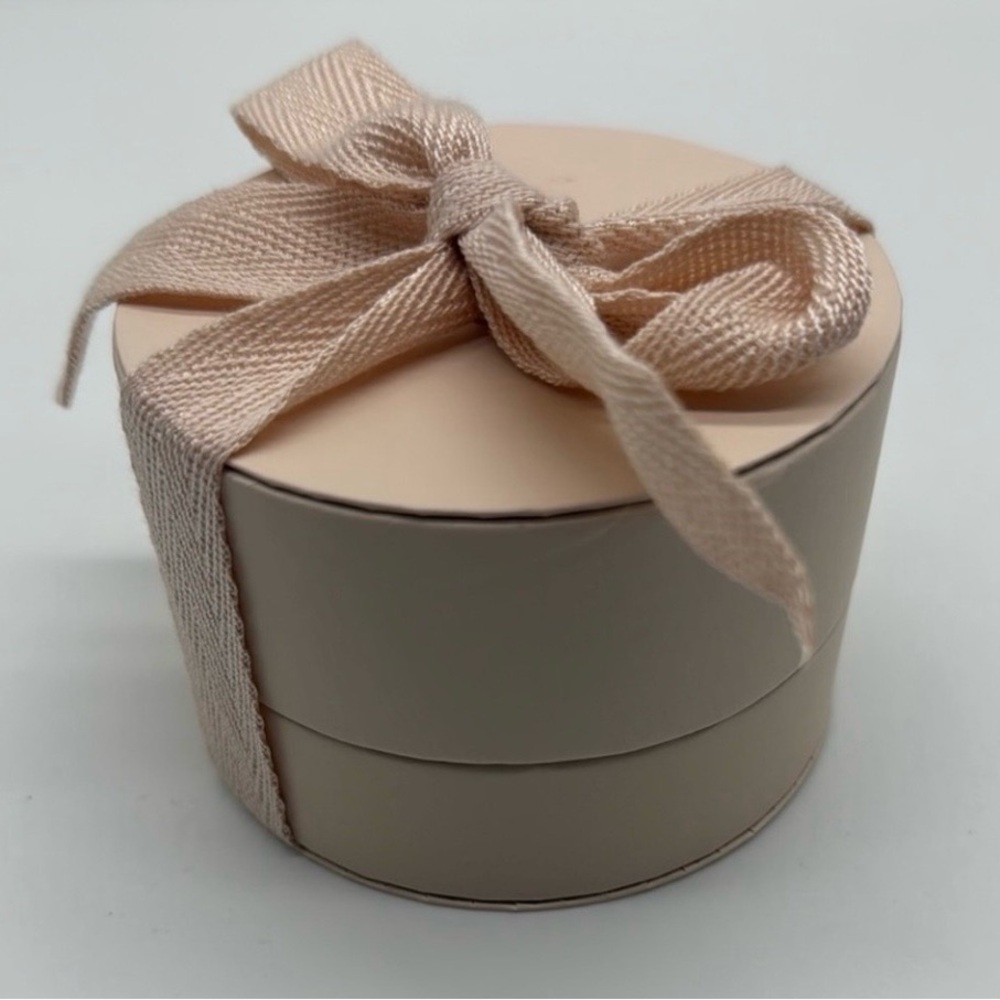 Set of 6 Round Gift Box with Ribbon in Blush